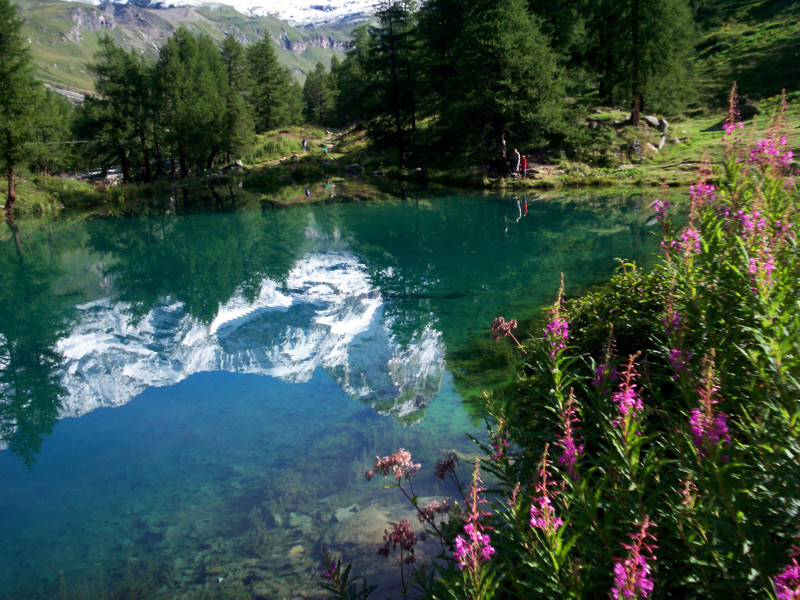 La montagna ed il lago pi belli del mondo